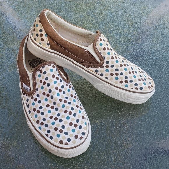 vans off the wall slip ons